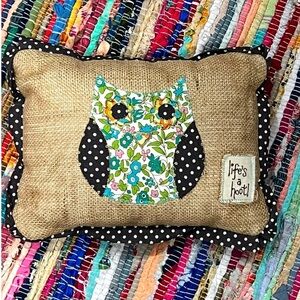 Cracker Barrel Burlap Owl Accent Throw Pillow